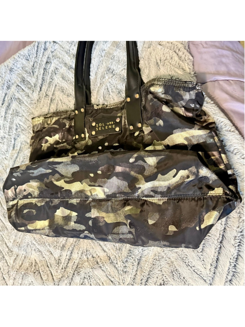 NEW Sol And Selene It Girl Camo Tote Reversible Metallic Black Gold Green NWOT - Picture 5 of 16